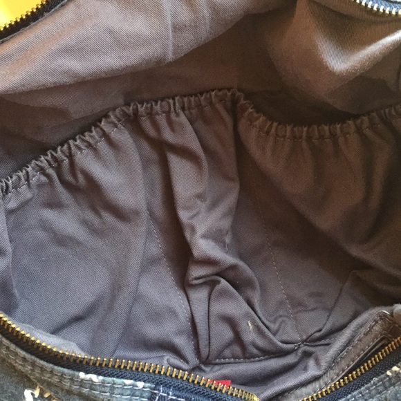 Awesome fun carry all! - Picture 6 of 8